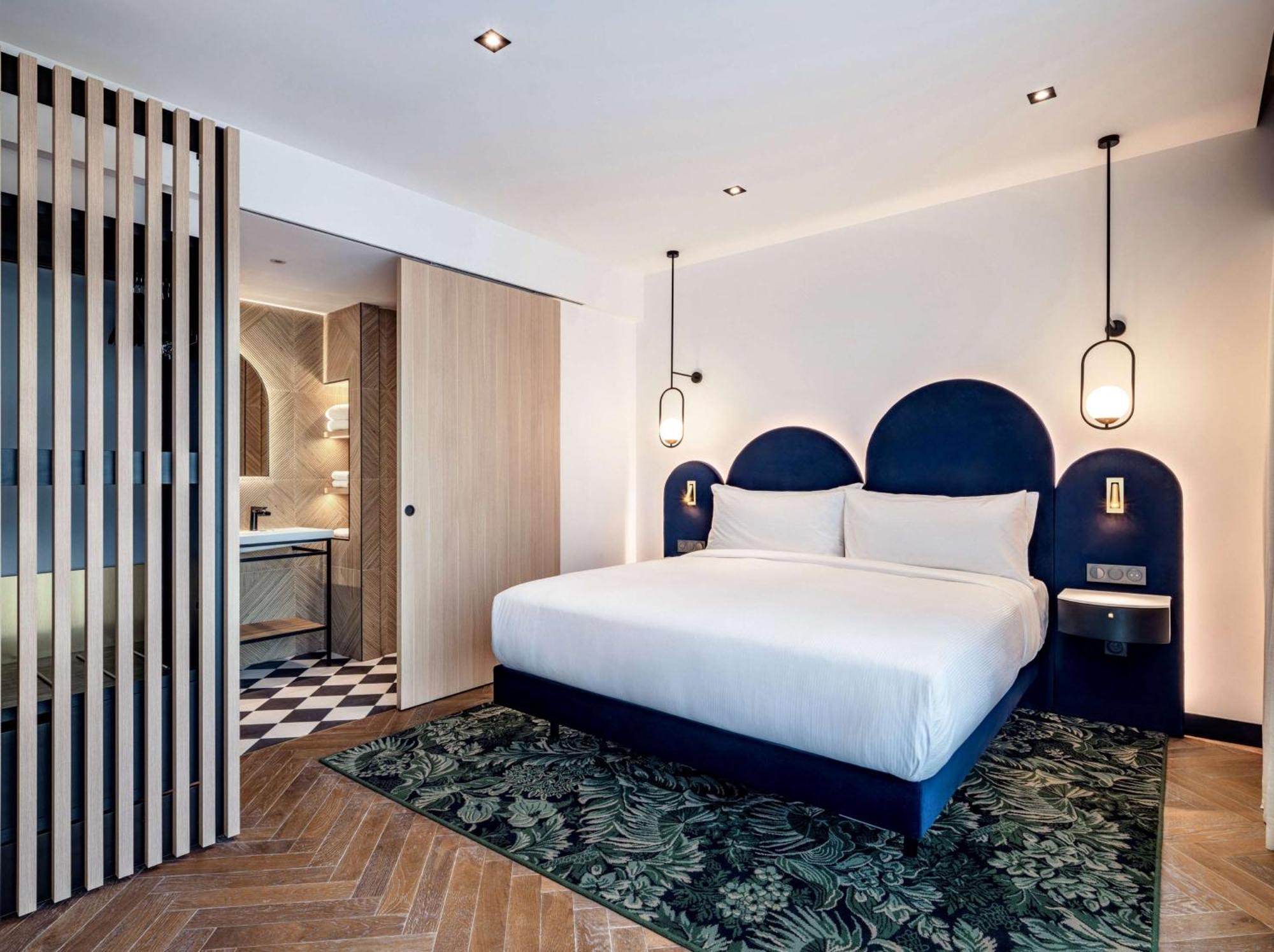 Premium King Room
